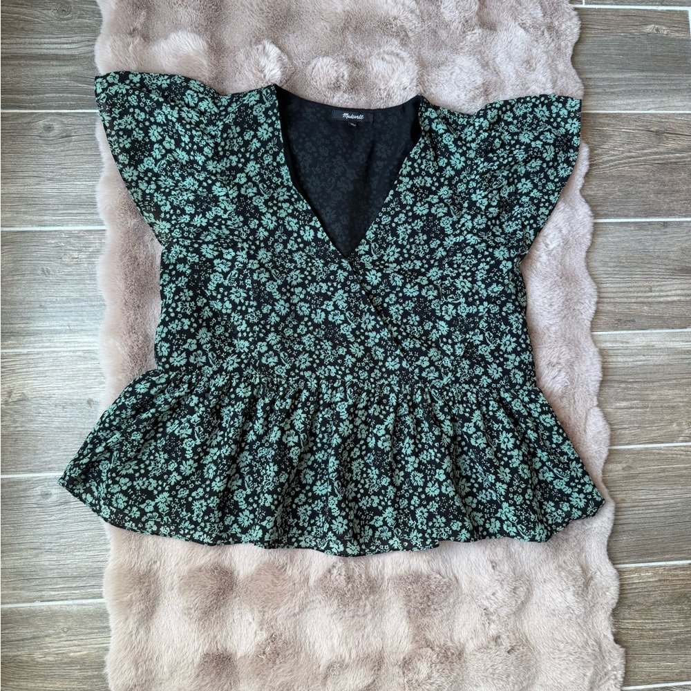 Madewell flowy floral short sleeve blouse in black and green, size medium